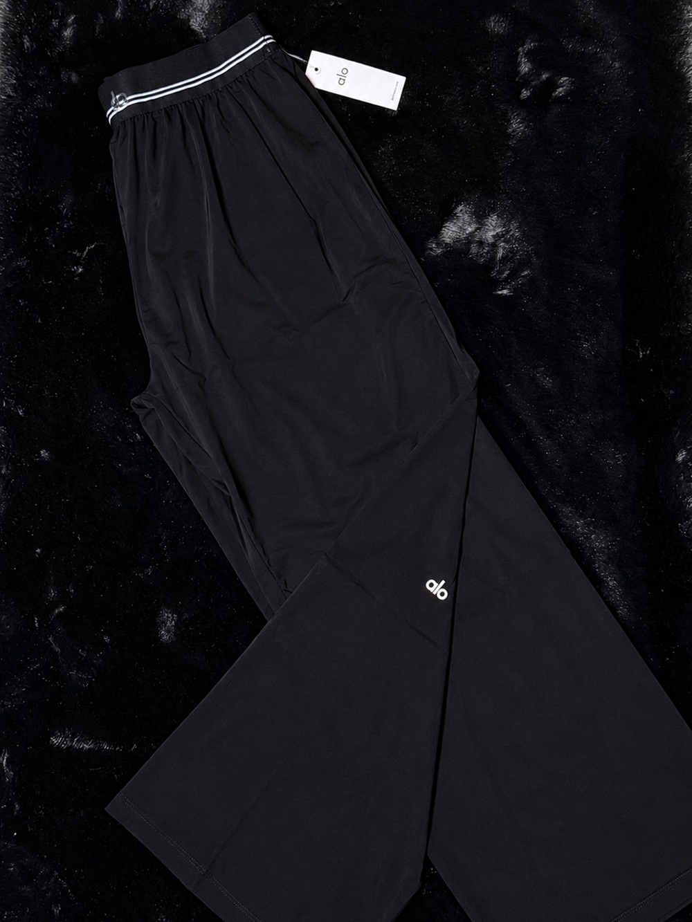 ALO Yoga Men’s Black Wide-Leg Joggers with Stripe Waistband